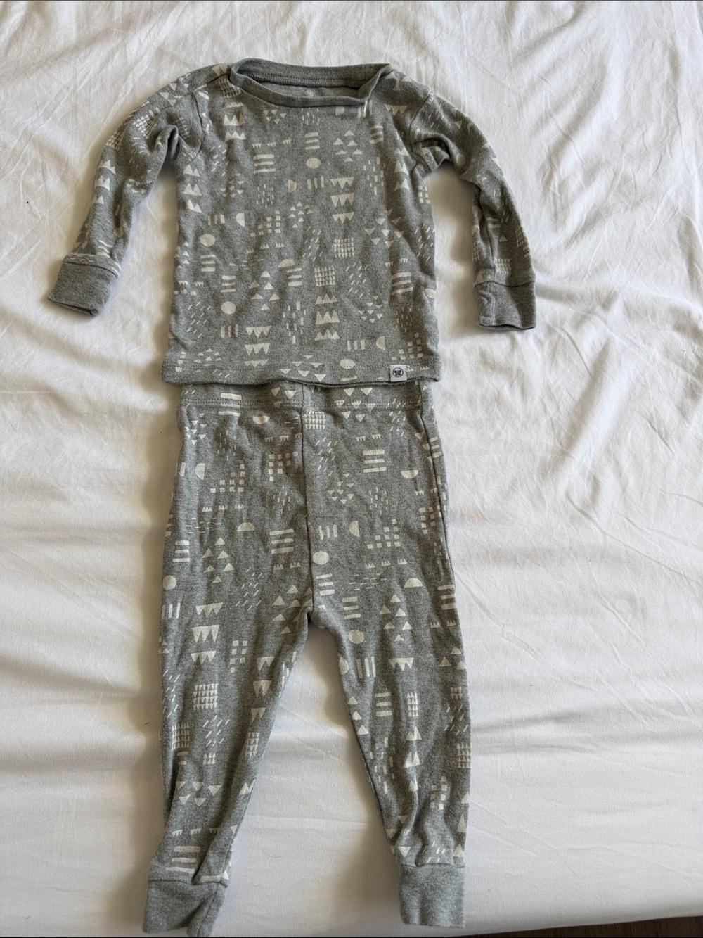 Soft Gray Geometric Kids Pajama Set - Long Sleeve Top & Cuffed Pants